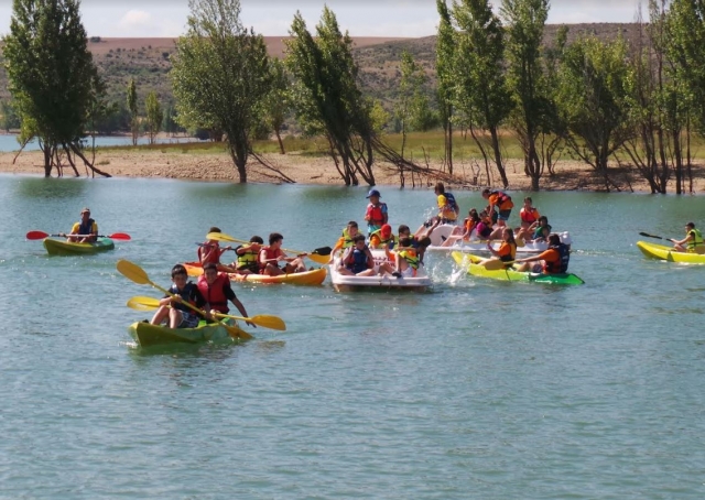 Kayaks e hidropedales